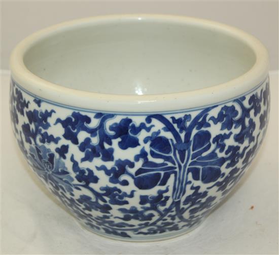 A Chinese blue and white deep bowl, Qianlong seal mark, 19th century, diam. 24.5cm